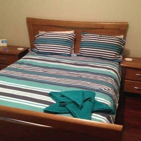 Affordable & Comfortable Apartment On Langley Park Perth Exterior foto